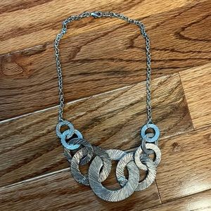 SILVER CIRCLE NECKLACE